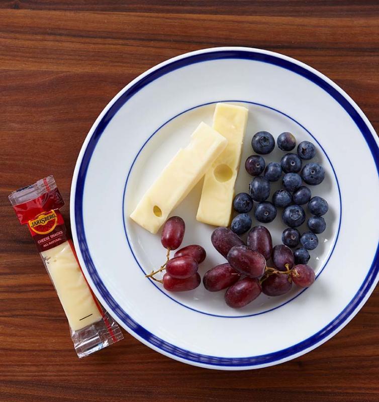 jarlsberg folio cheese with fruit